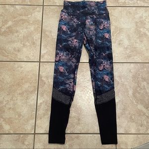 Lululemon wunder under moody floral